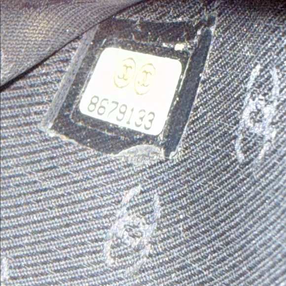 CHANEL Black Leather Bifold Wallet Authentic 2004 Collection EUC Box,Bag - Picture 16 of 17